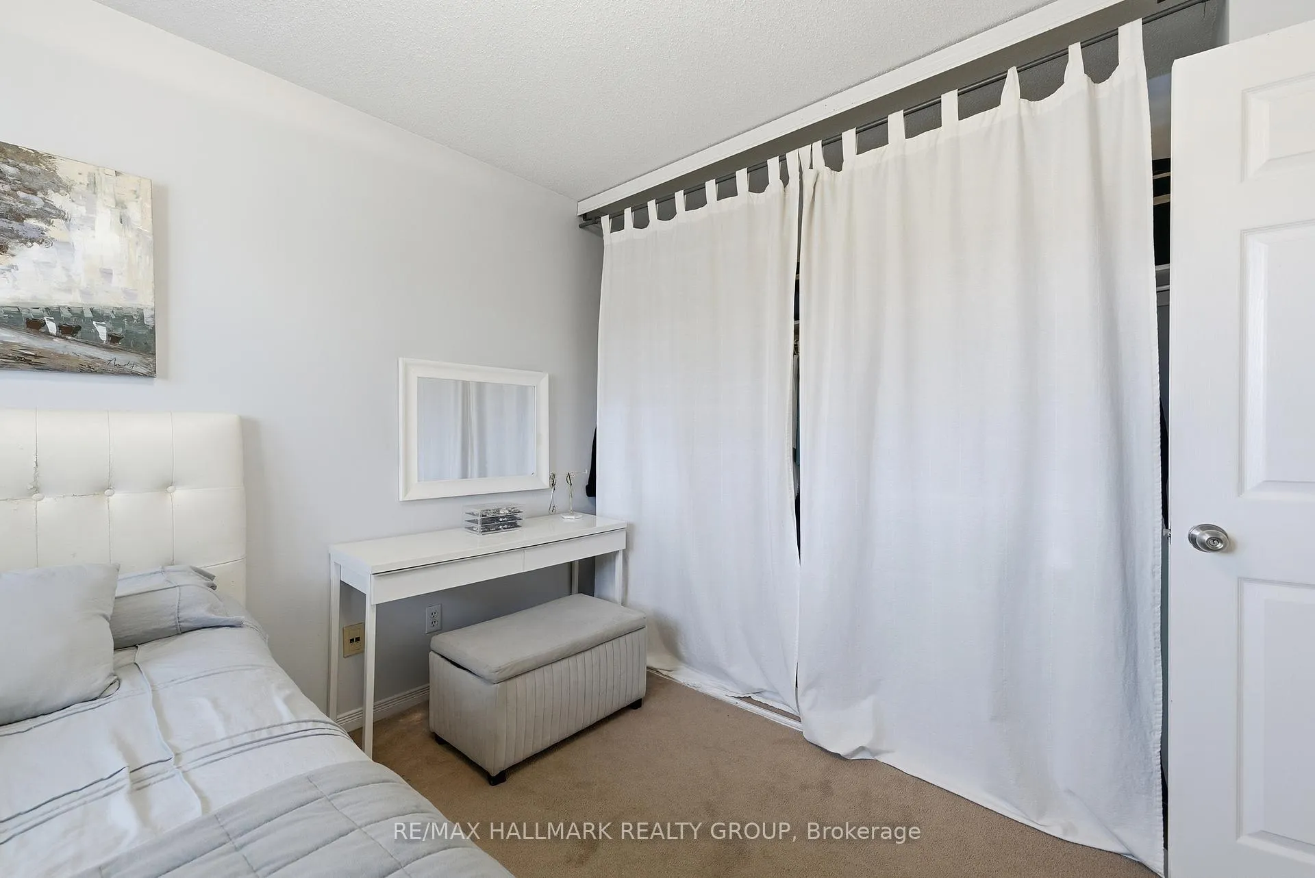 Photo 35 of 142 Inverkip Avenue, Ottawa, Hunt Club Park/Greenboro — HOMEH