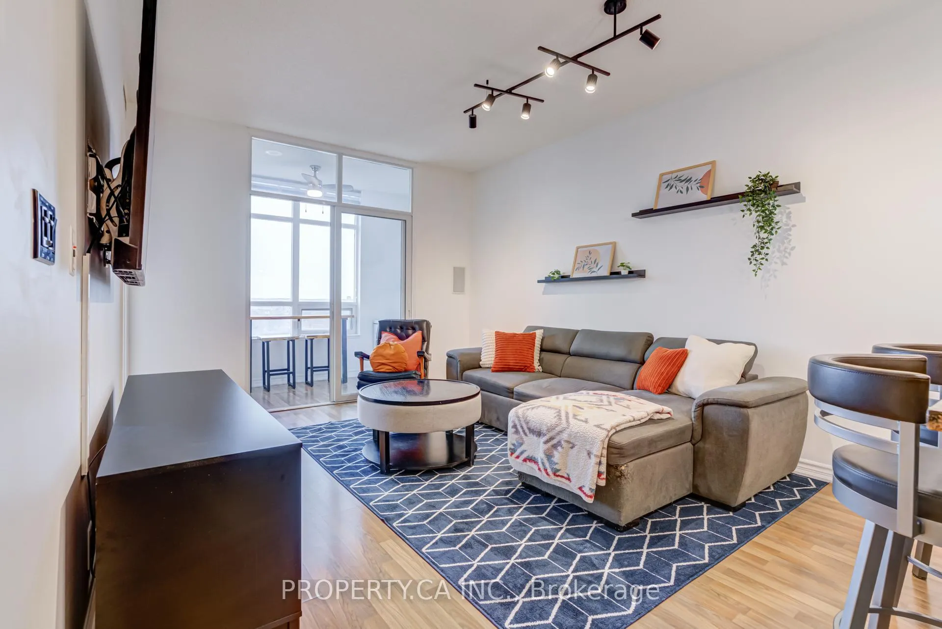 Photo 8 of Unit 1101, 9235 Jane Street, Vaughan, Maple — HOMEH