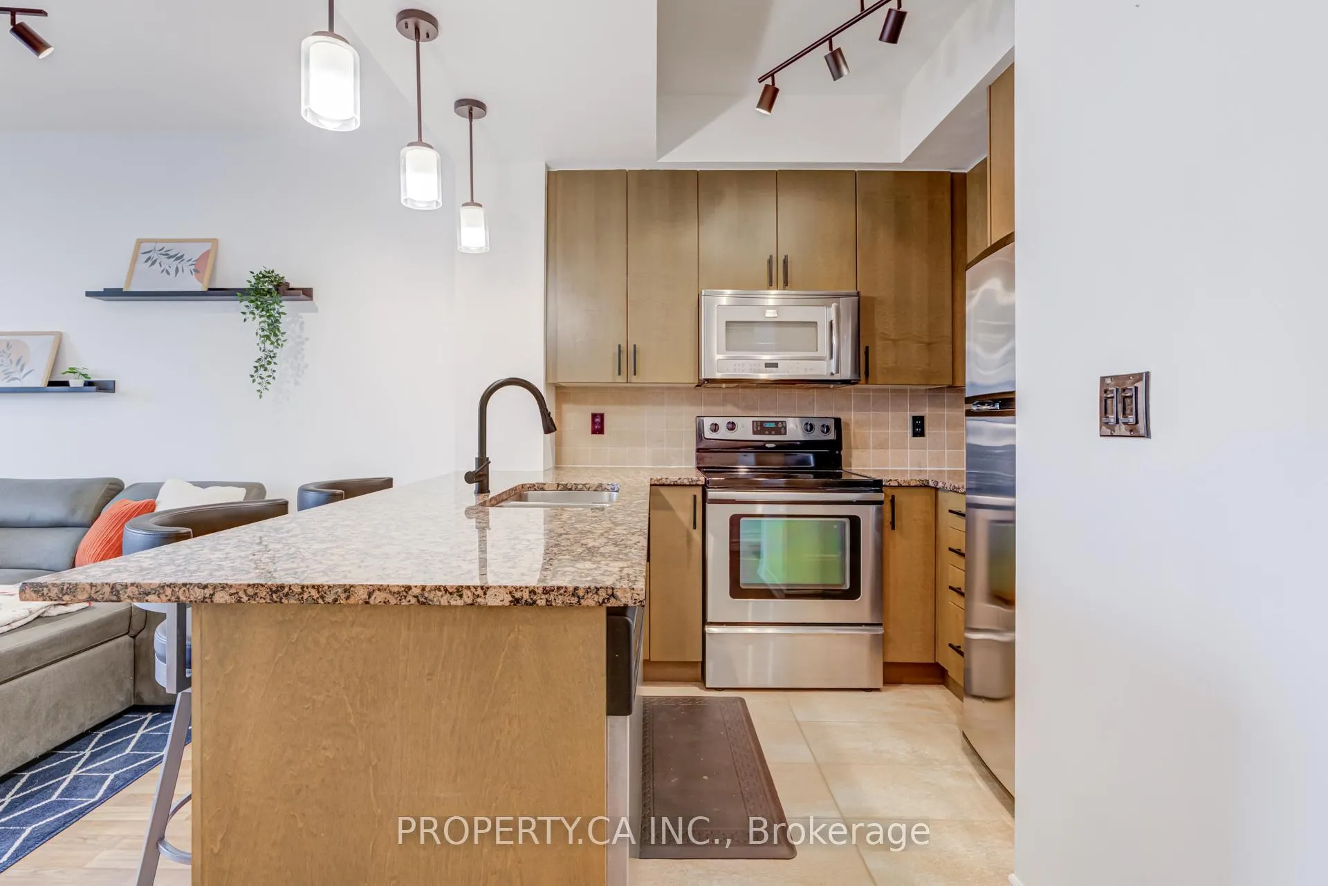 Photo 13 of Unit 1101, 9235 Jane Street, Vaughan, Maple — HOMEH