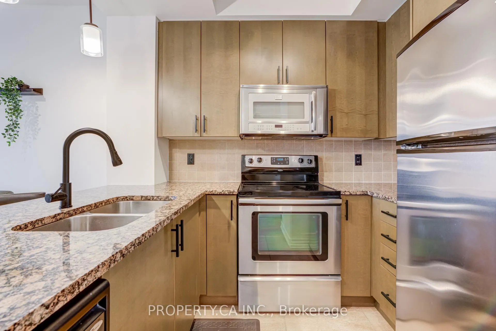 Photo 14 of Unit 1101, 9235 Jane Street, Vaughan, Maple — HOMEH