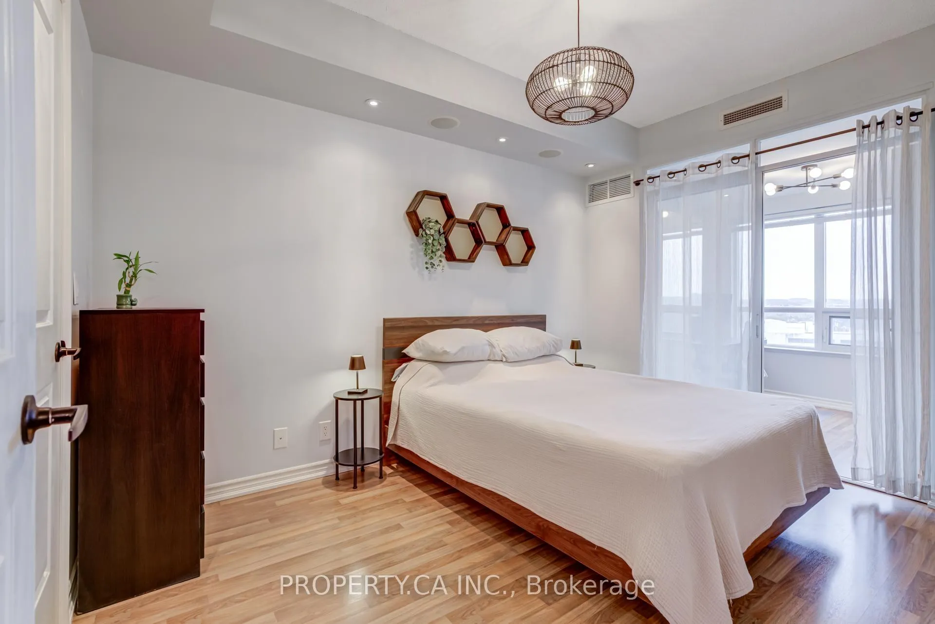 Photo 16 of Unit 1101, 9235 Jane Street, Vaughan, Maple — HOMEH