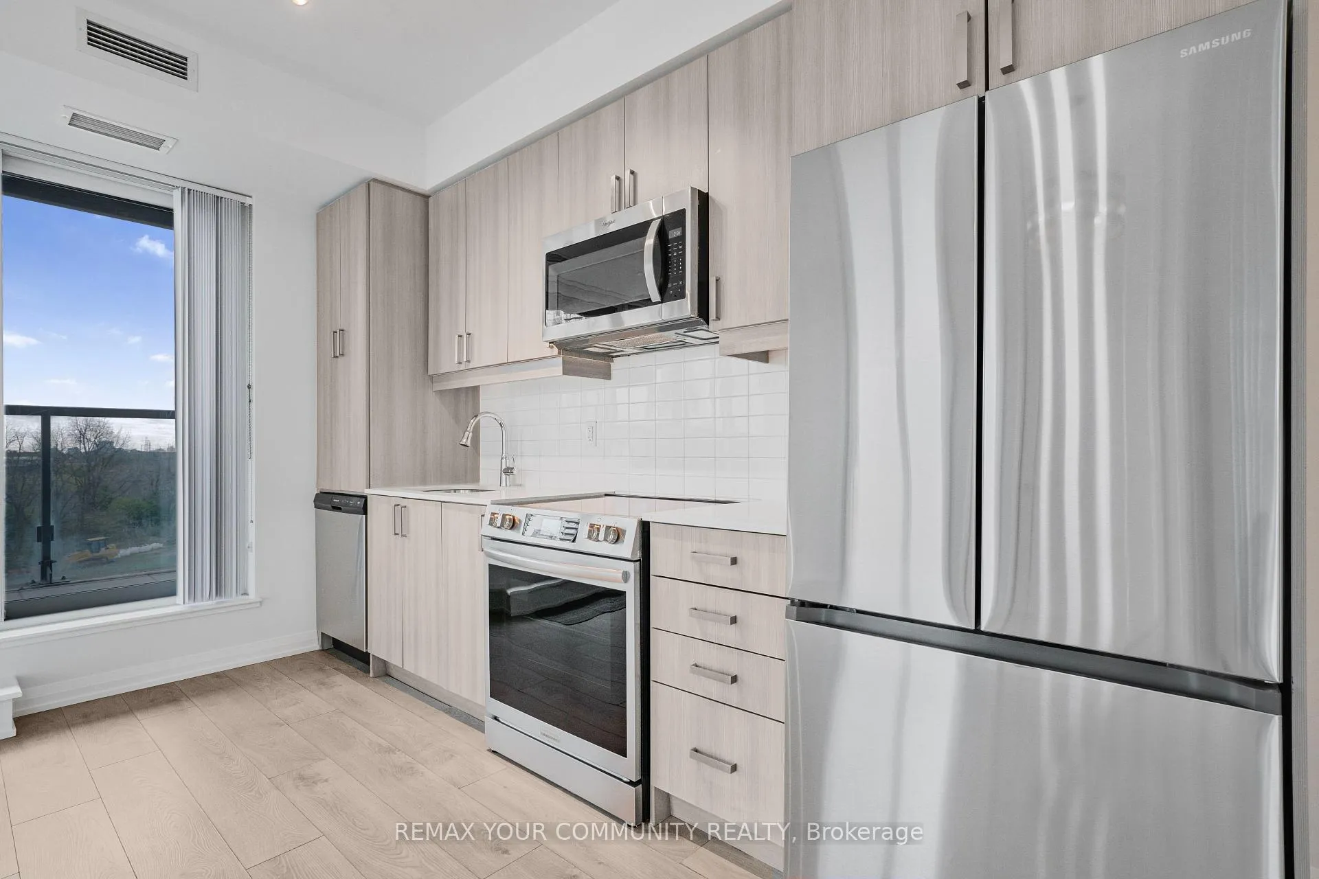 Photo 9 of Unit 204, 7895 Jane Street, Vaughan, Concord — HOMEH