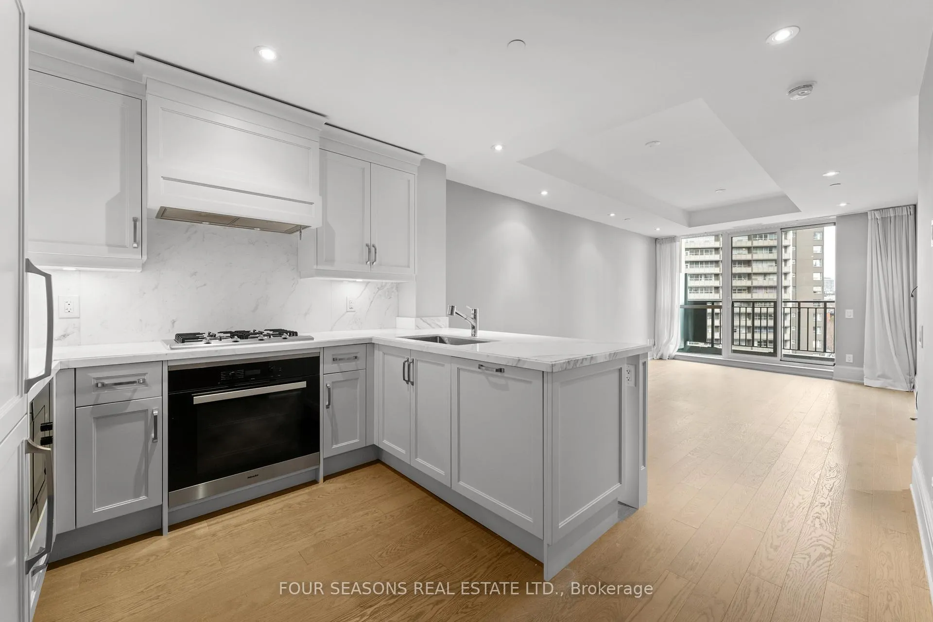 Photo 1 of Unit 507, 181 Davenport Road, Toronto, The Annex — HOMEH