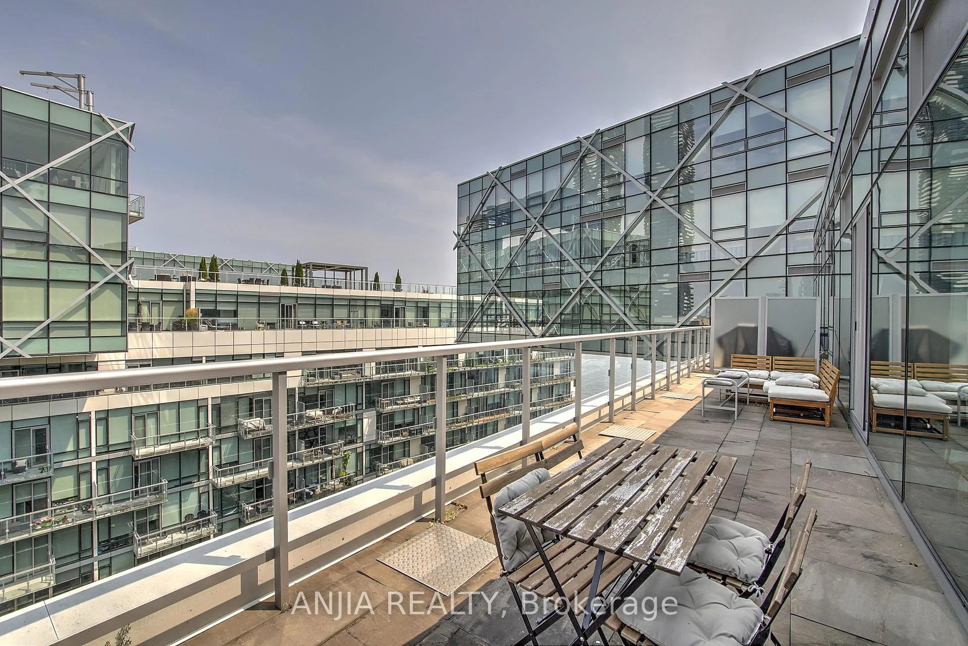 Photo 3 of Unit ph1209, 29 Queens Quay E, Toronto, Waterfront Communities — HOMEH