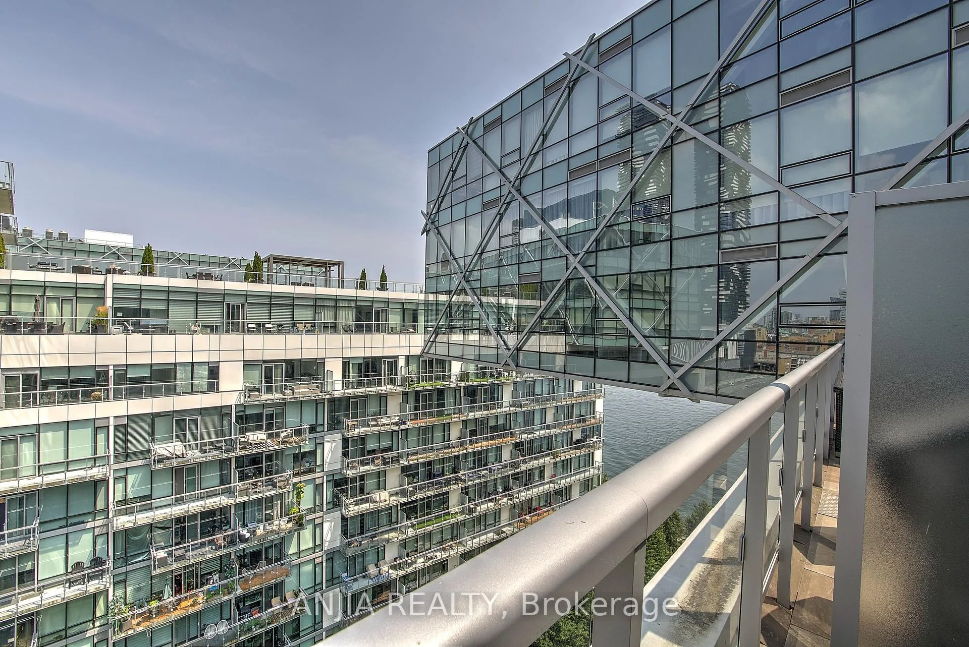 Photo 4 of Unit ph1209, 29 Queens Quay E, Toronto, Waterfront Communities — HOMEH