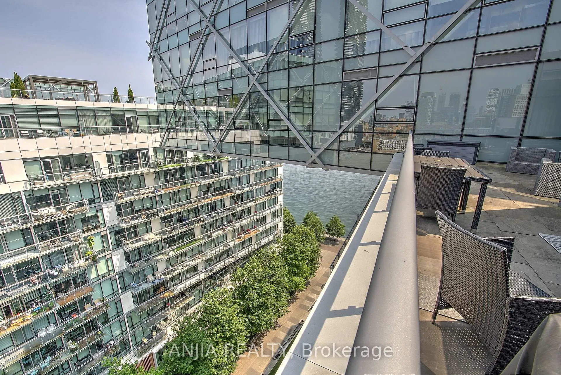 Photo 6 of Unit ph1209, 29 Queens Quay E, Toronto, Waterfront Communities — HOMEH