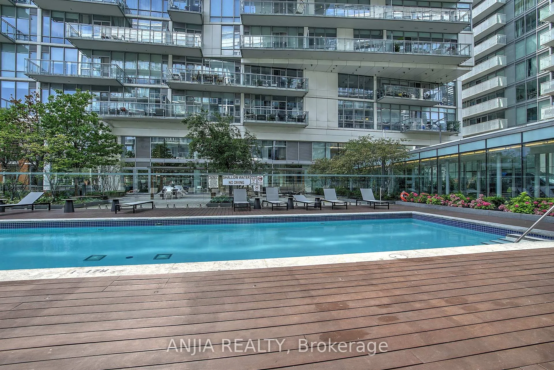 Photo 10 of Unit ph1209, 29 Queens Quay E, Toronto, Waterfront Communities — HOMEH
