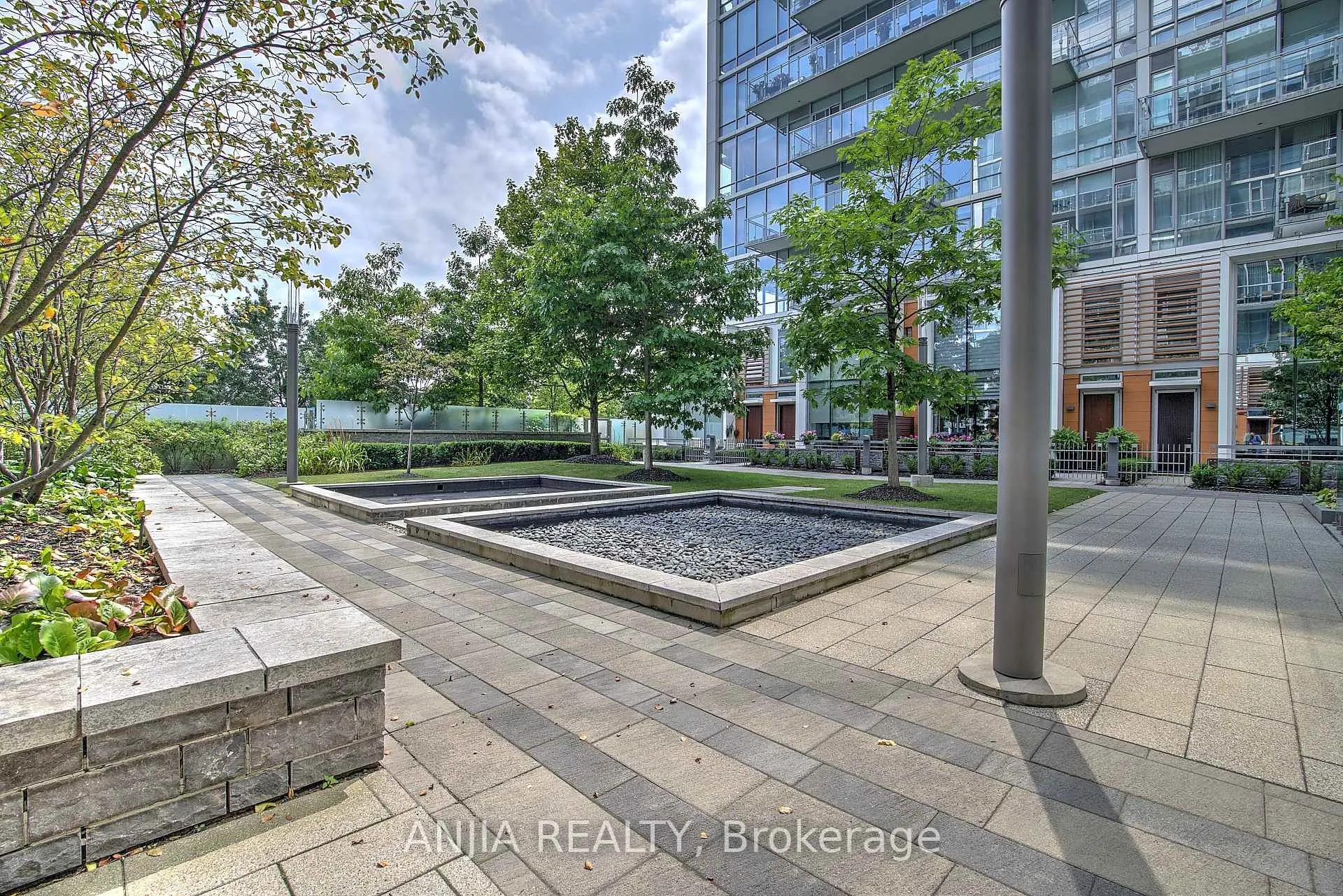 Photo 12 of Unit ph1209, 29 Queens Quay E, Toronto, Waterfront Communities — HOMEH