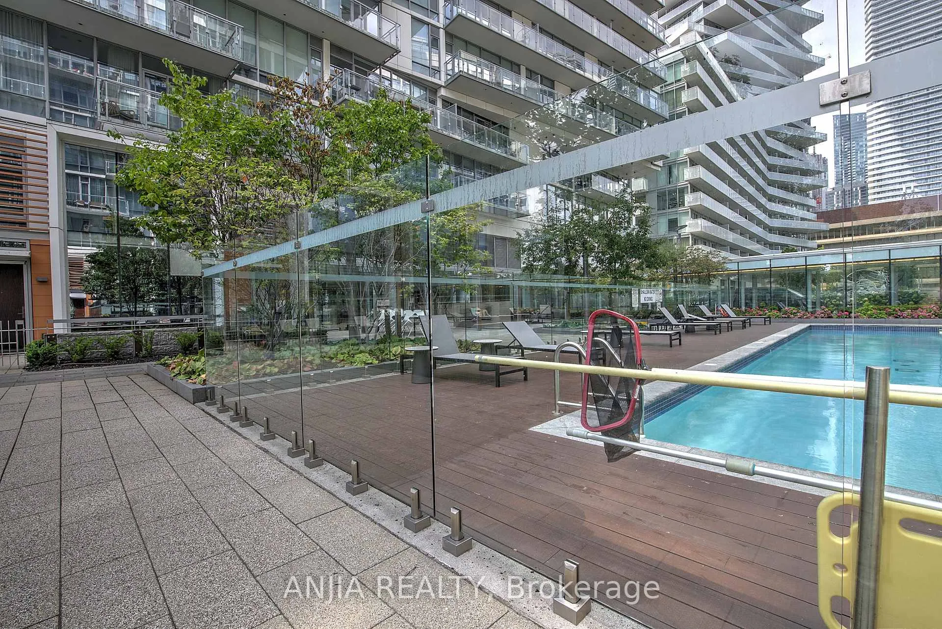 Photo 13 of Unit ph1209, 29 Queens Quay E, Toronto, Waterfront Communities — HOMEH