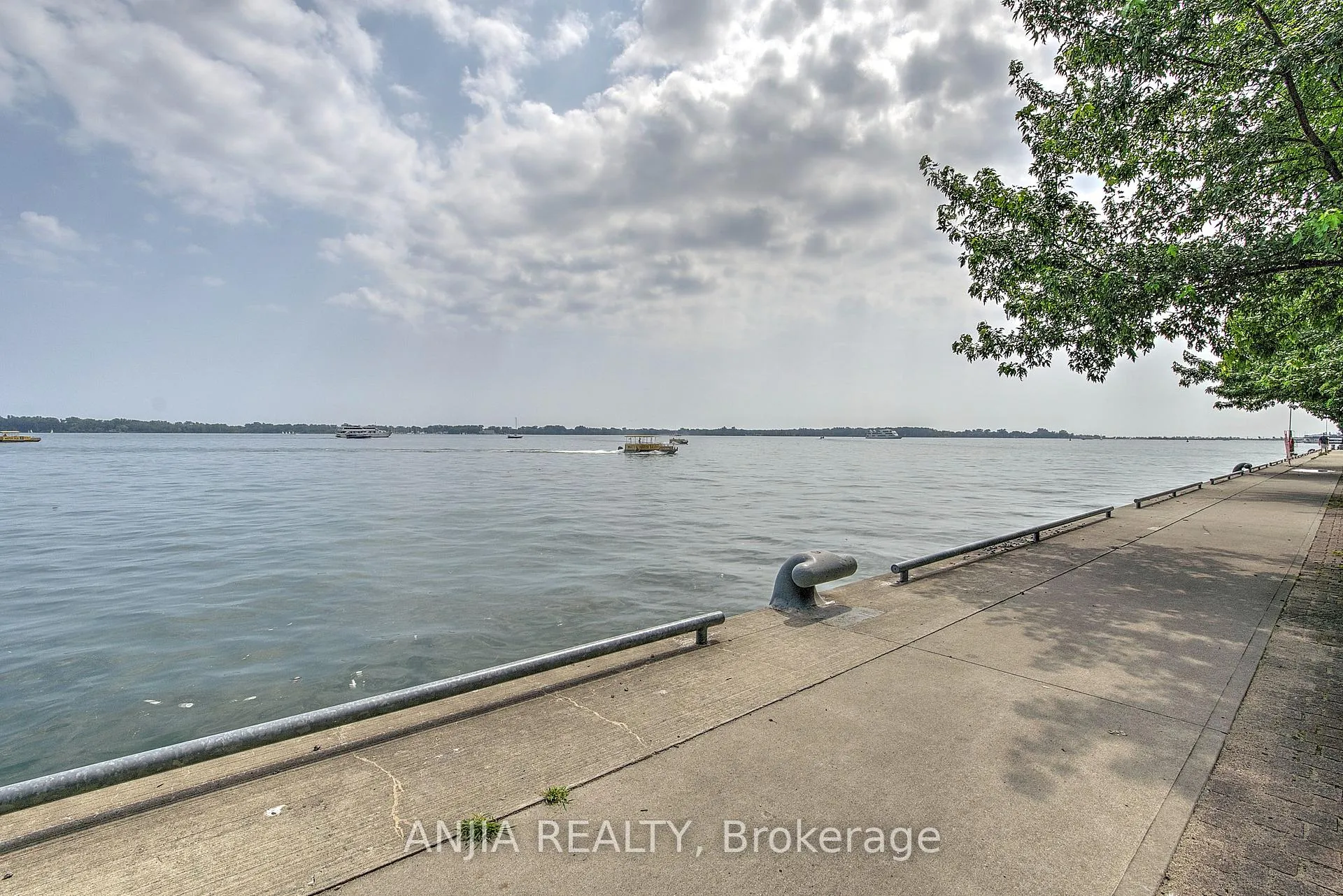 Photo 16 of Unit ph1209, 29 Queens Quay E, Toronto, Waterfront Communities — HOMEH