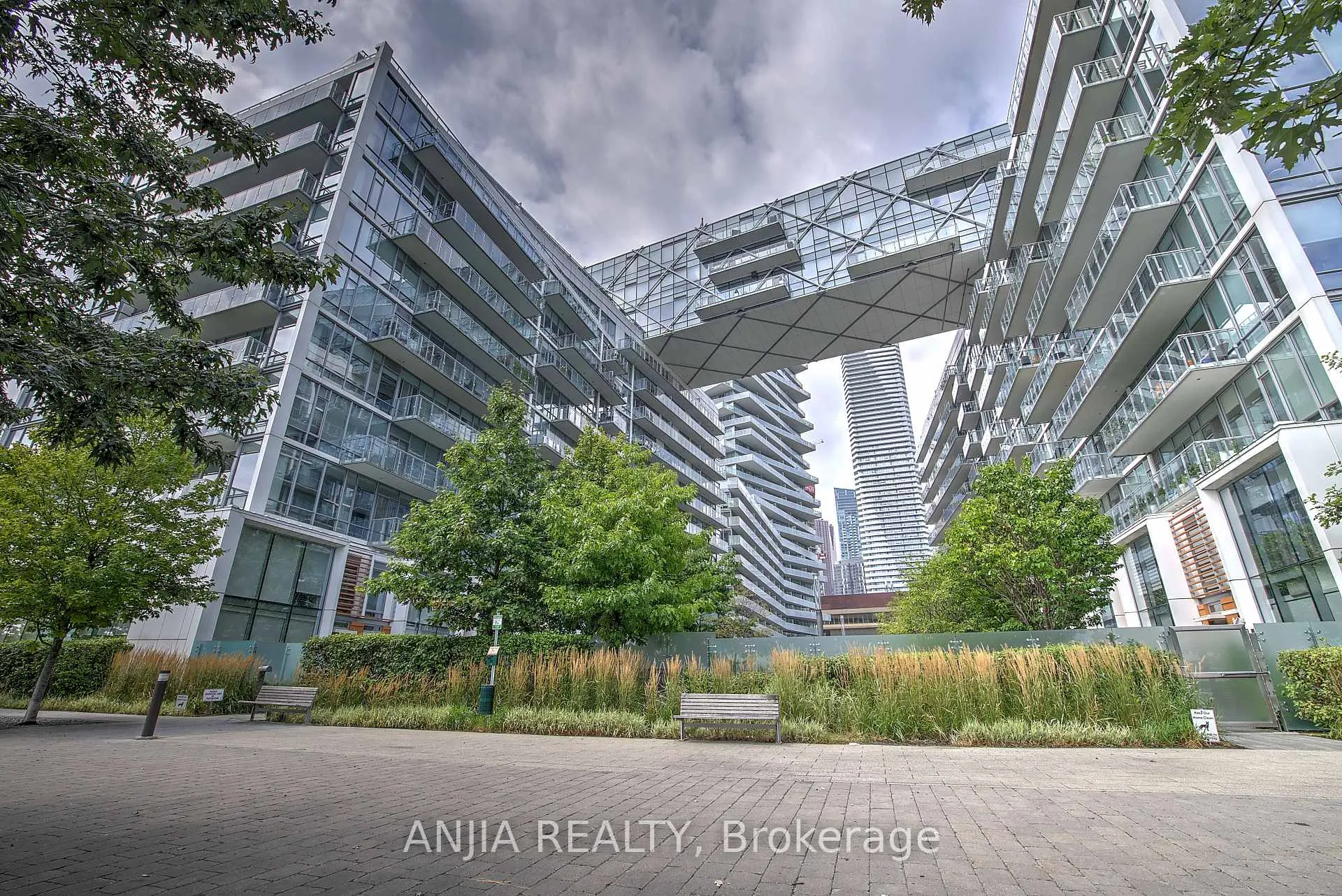 Photo 18 of Unit ph1209, 29 Queens Quay E, Toronto, Waterfront Communities — HOMEH