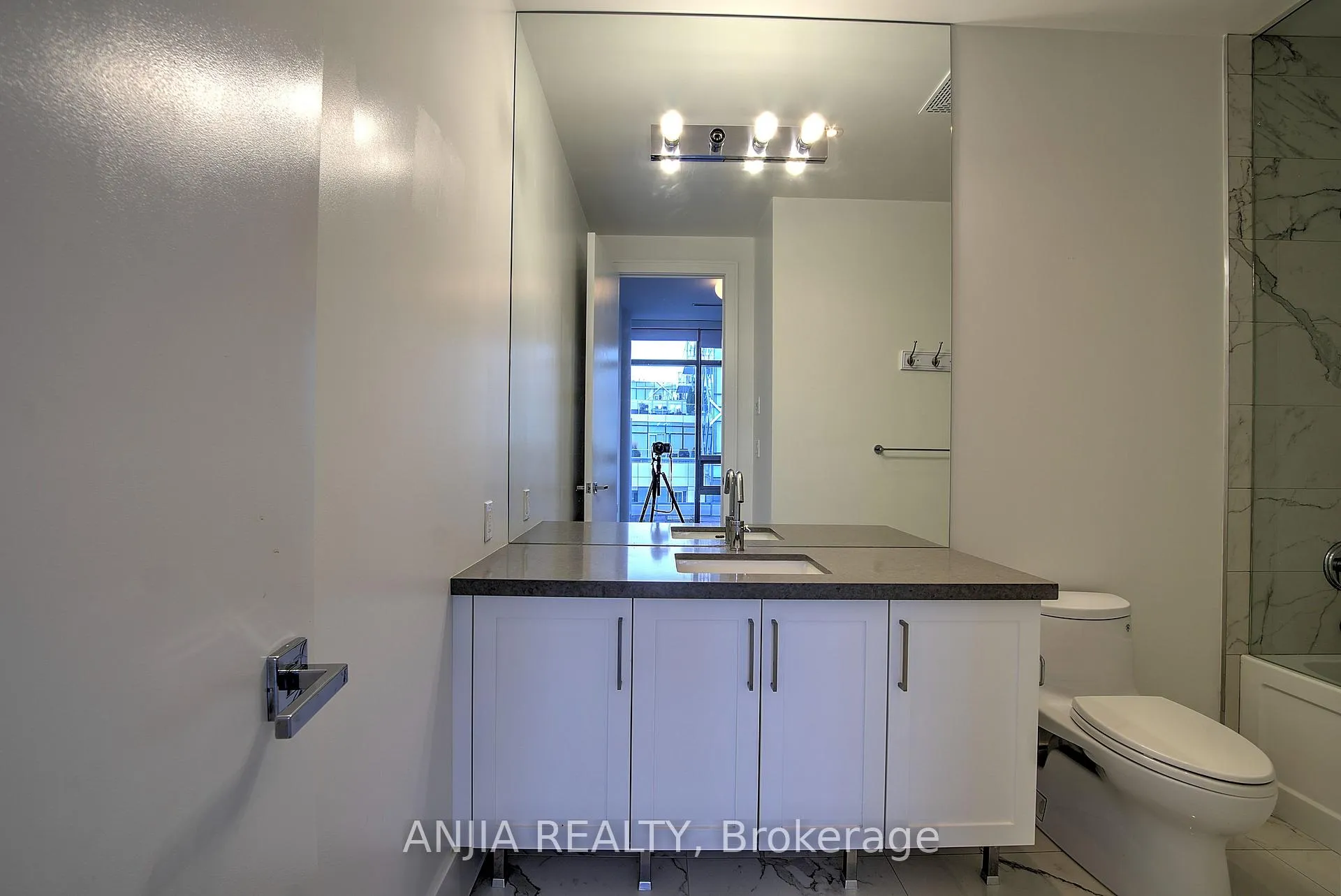 Photo 25 of Unit ph1209, 29 Queens Quay E, Toronto, Waterfront Communities — HOMEH