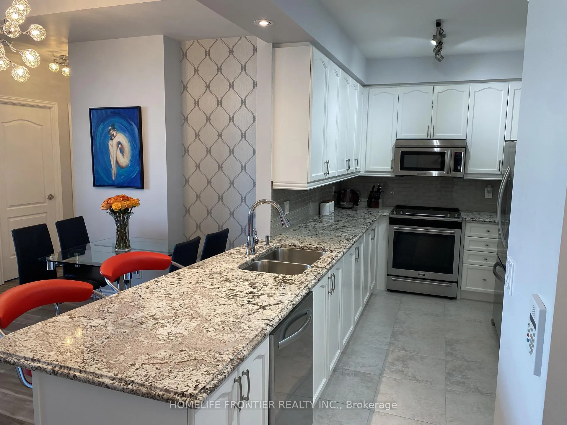 Photo 5 of Unit Ph03, 88 Promenade Circle, Vaughan, Brownridge — HOMEH