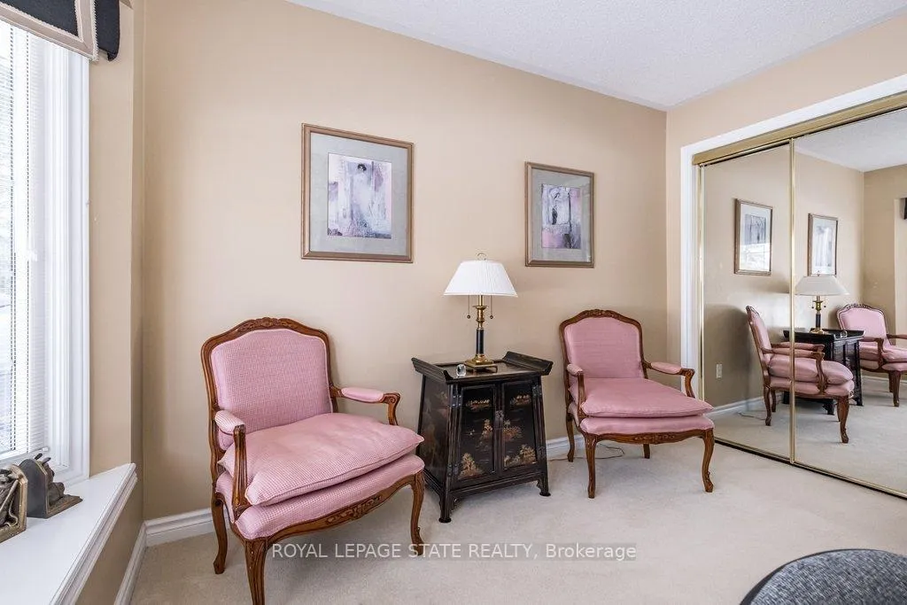 Photo 5 of Unit 28, 20 Meadowlands Boulevard, Hamilton, Meadowlands — HOMEH
