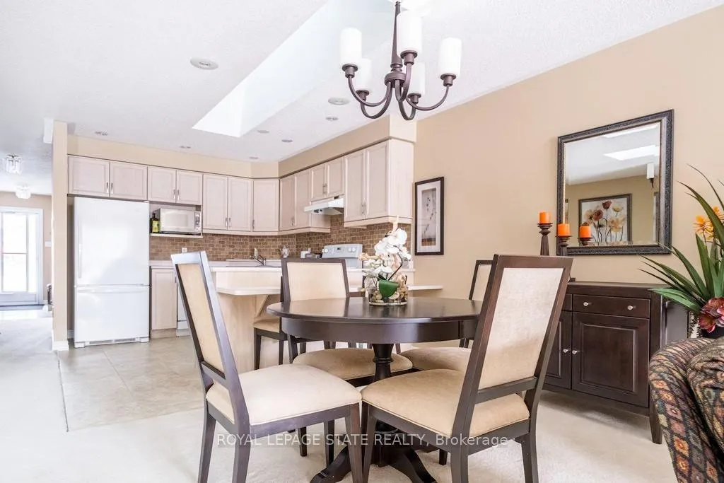 Photo 14 of Unit 28, 20 Meadowlands Boulevard, Hamilton, Meadowlands — HOMEH