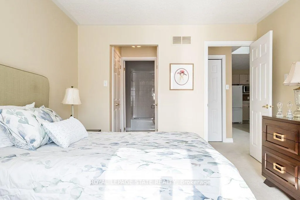 Photo 19 of Unit 28, 20 Meadowlands Boulevard, Hamilton, Meadowlands — HOMEH