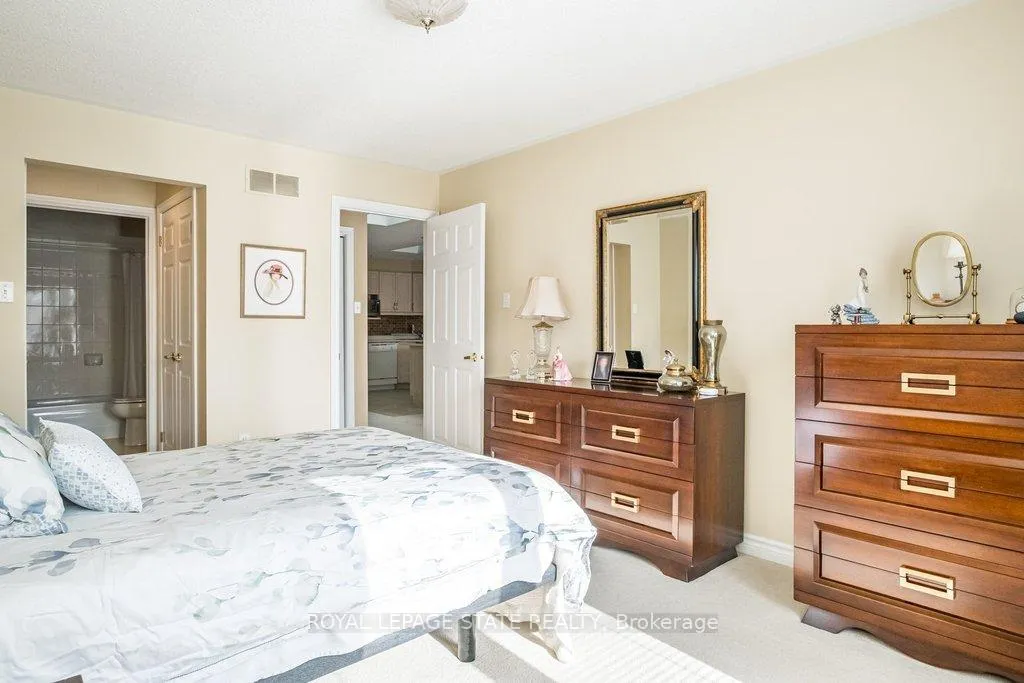 Photo 20 of Unit 28, 20 Meadowlands Boulevard, Hamilton, Meadowlands — HOMEH