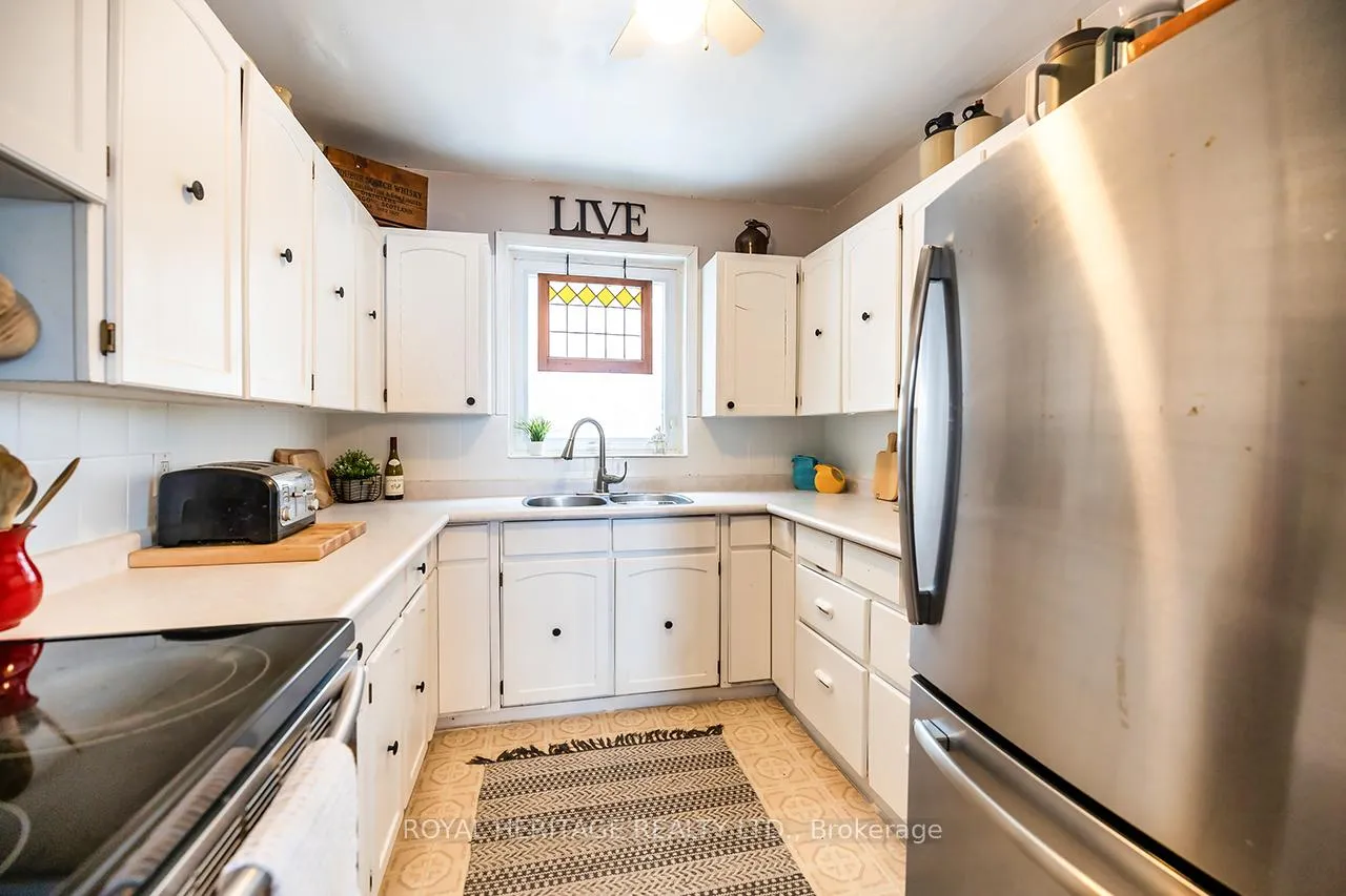 Photo 8 of 1748 Carmel 2nd Line E, Cavan Monaghan, Cavan Twp — HOMEH