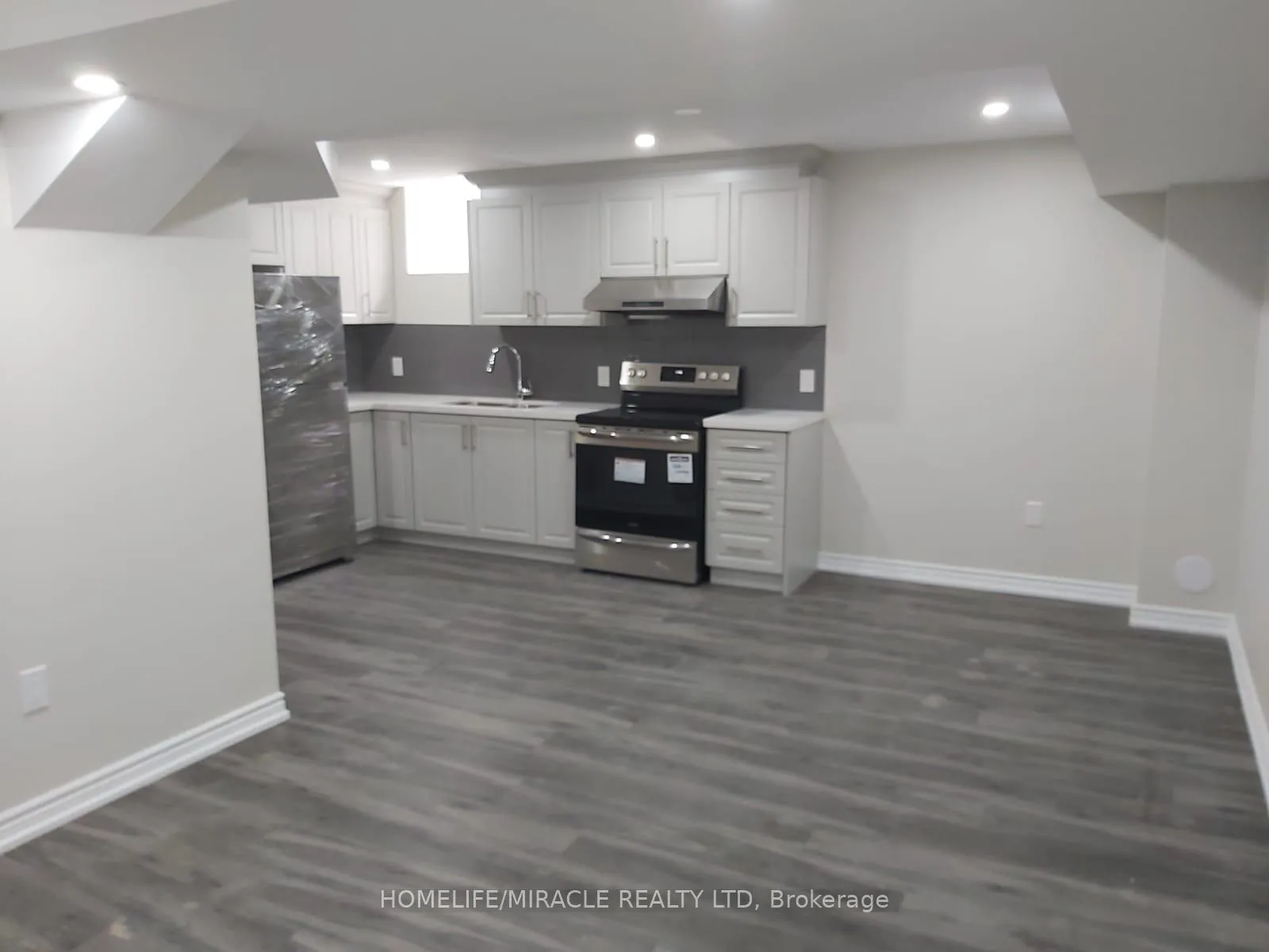 Photo 4 of Unit Basement, 16 Hawtrey Road, Brampton, Northwest Brampton — HOMEH