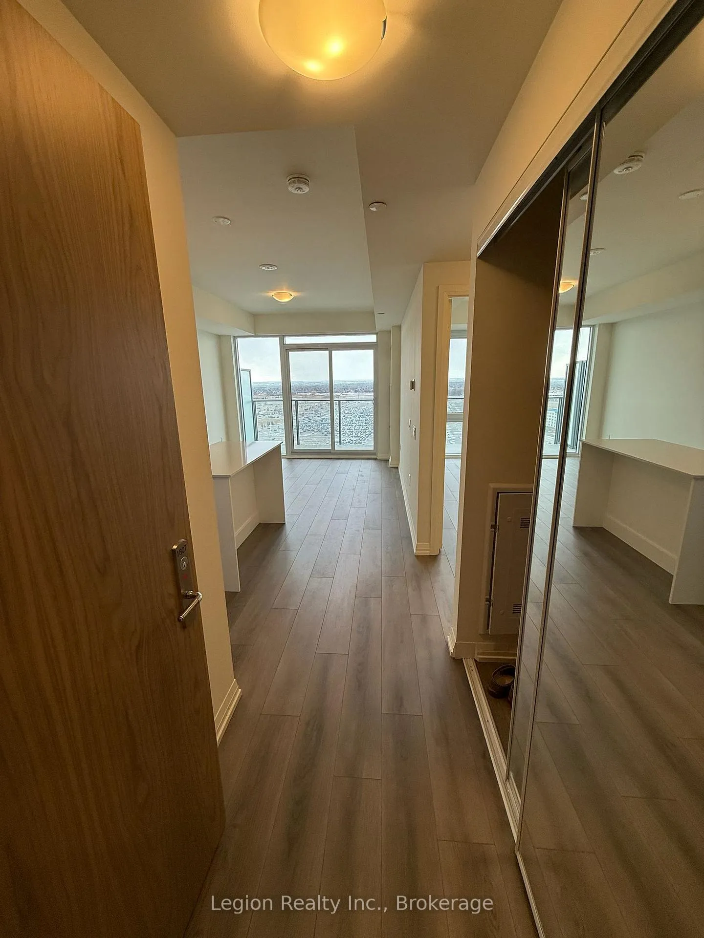 Photo 2 of Unit 1807, 27 Korda Gate, Vaughan, Vellore Village — HOMEH