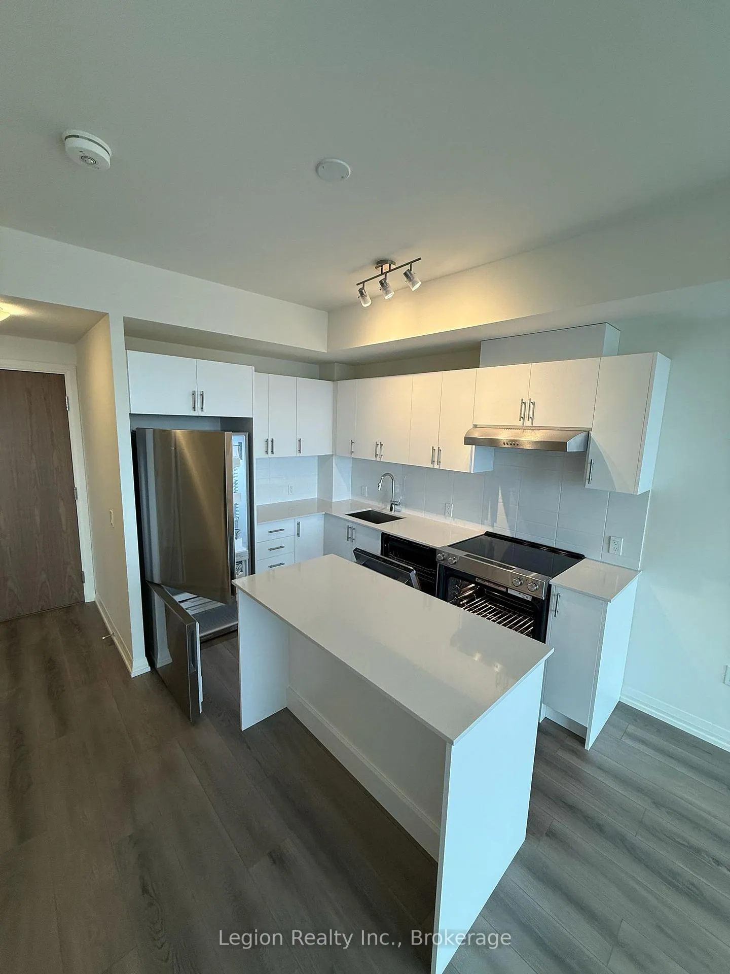 Photo 6 of Unit 1807, 27 Korda Gate, Vaughan, Vellore Village — HOMEH