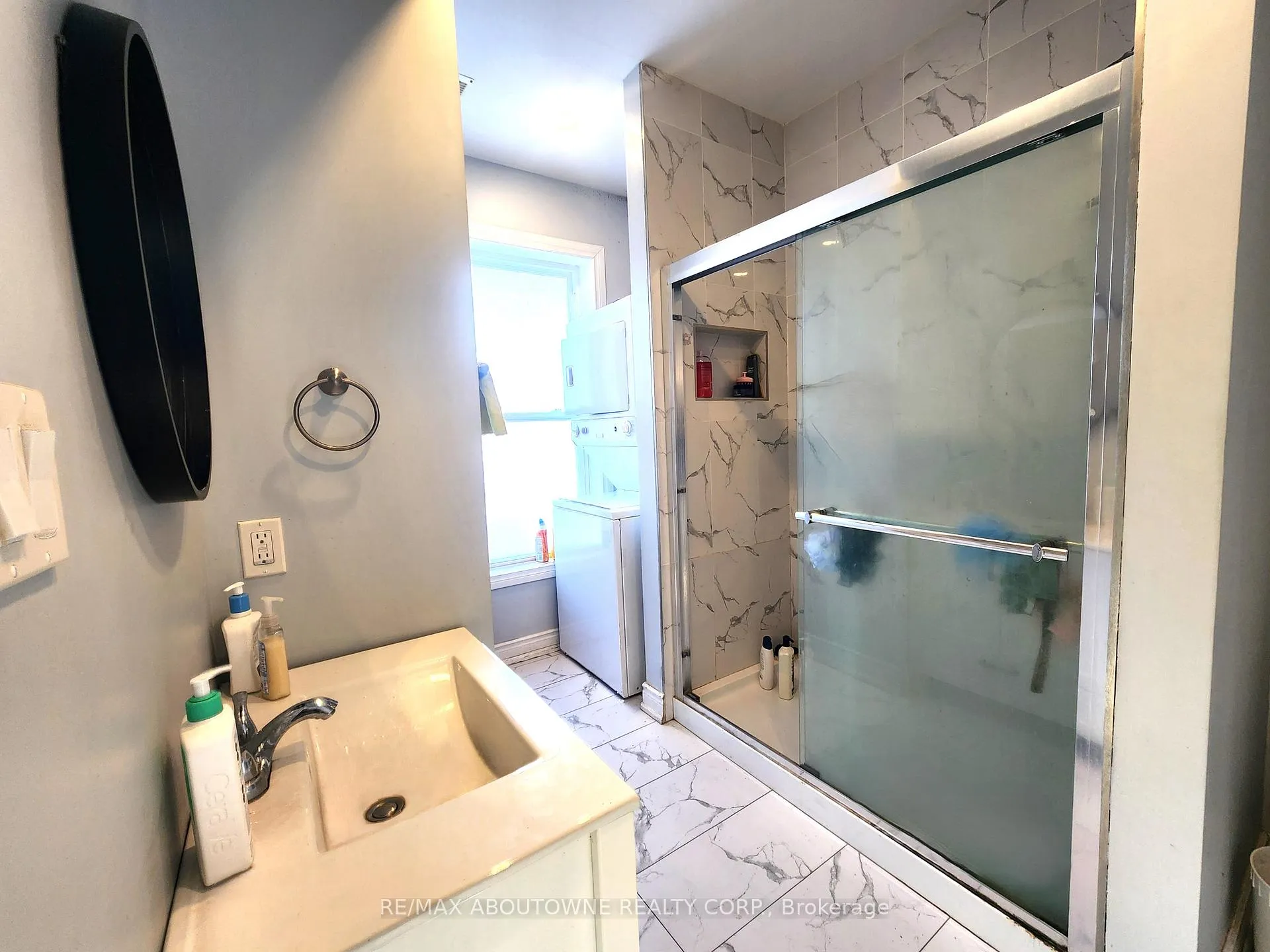 Photo 5 of Unit 2, 498 Main Street E, Hamilton, Stinson — HOMEH