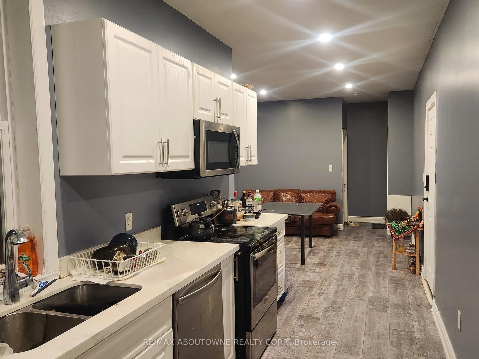 Photo 9 of Unit 2, 498 Main Street E, Hamilton, Stinson — HOMEH