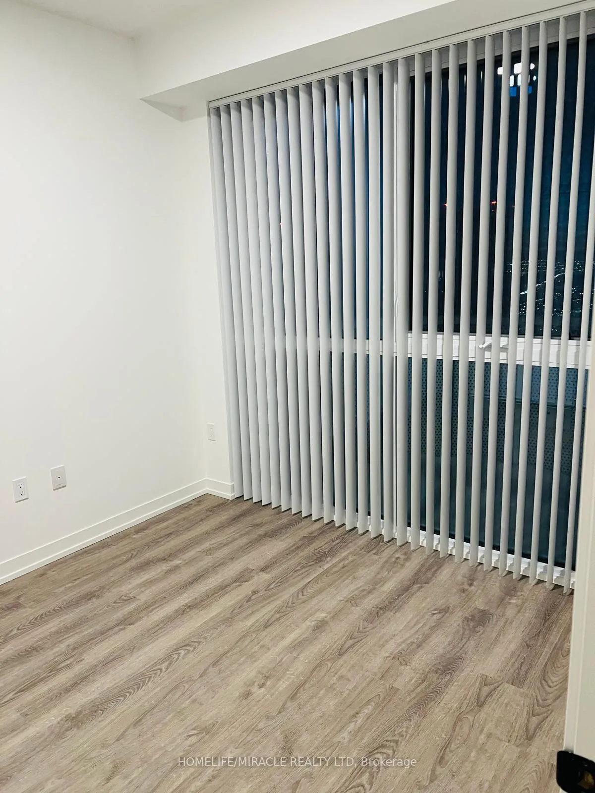Photo 3 of Unit 5215, 8 Interchange Way, Vaughan, Vaughan Corporate Centre — HOMEH