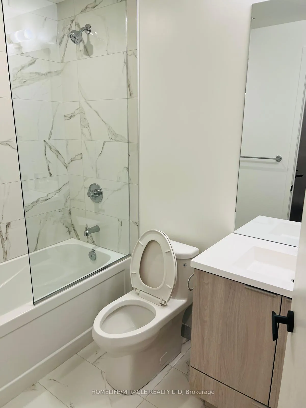 Photo 7 of Unit 5215, 8 Interchange Way, Vaughan, Vaughan Corporate Centre — HOMEH