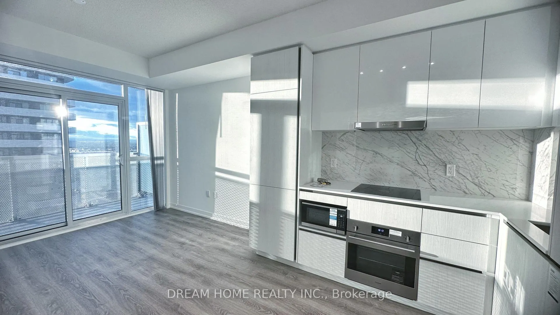 Photo 3 of Unit 1915, 8 Interchange Way, Vaughan, Vaughan Corporate Centre — HOMEH