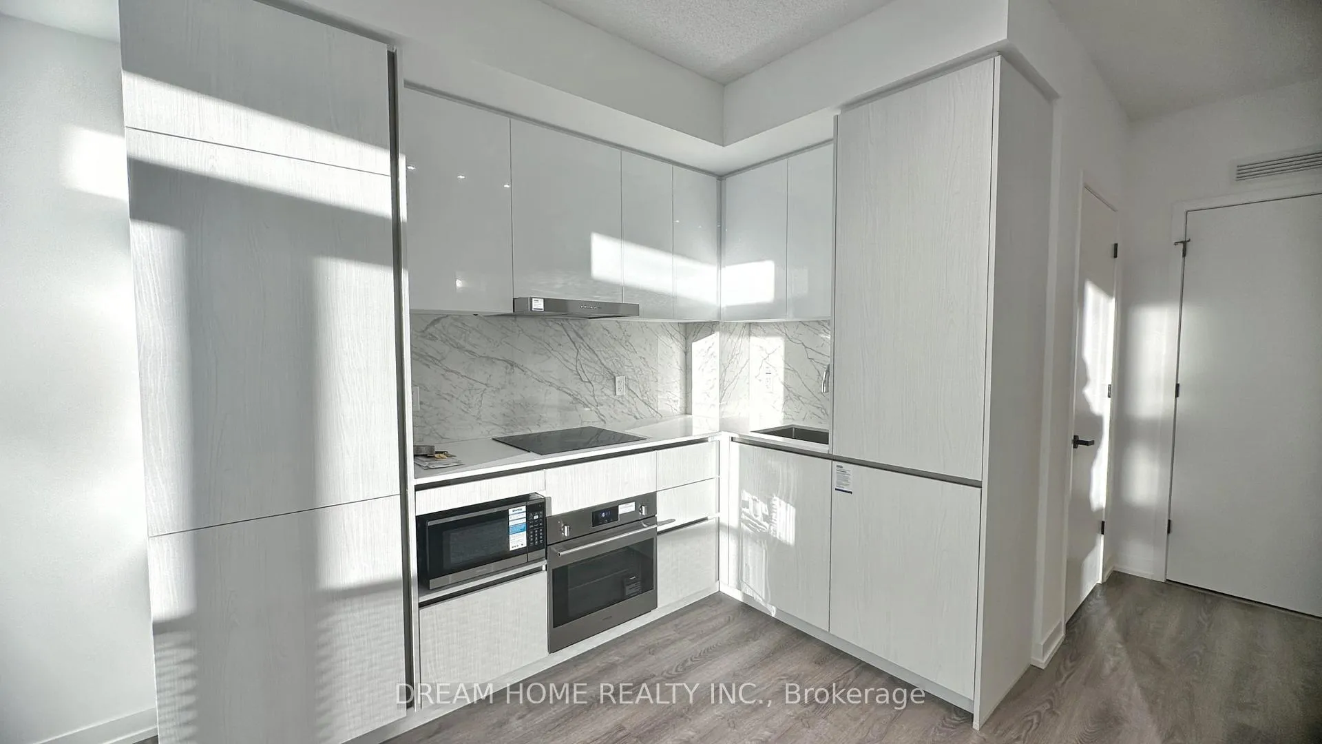 Photo 6 of Unit 1915, 8 Interchange Way, Vaughan, Vaughan Corporate Centre — HOMEH