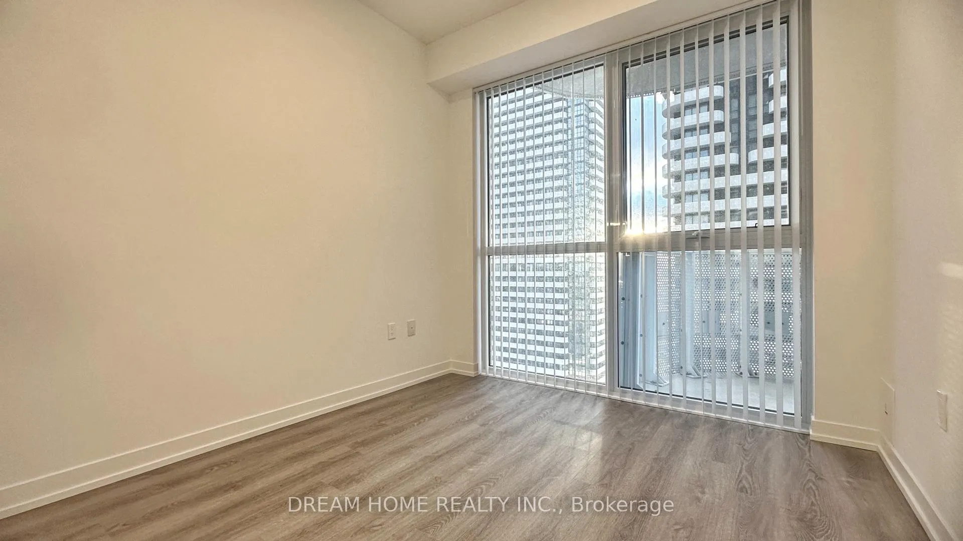Photo 8 of Unit 1915, 8 Interchange Way, Vaughan, Vaughan Corporate Centre — HOMEH
