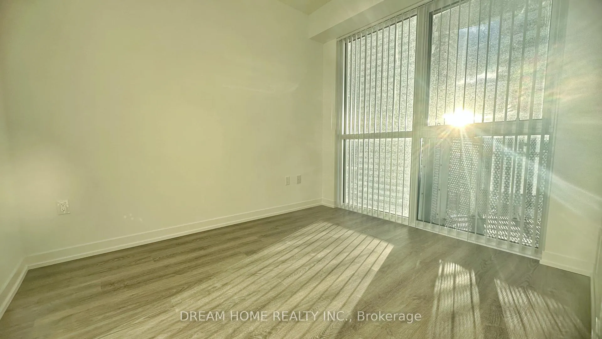 Photo 10 of Unit 1915, 8 Interchange Way, Vaughan, Vaughan Corporate Centre — HOMEH