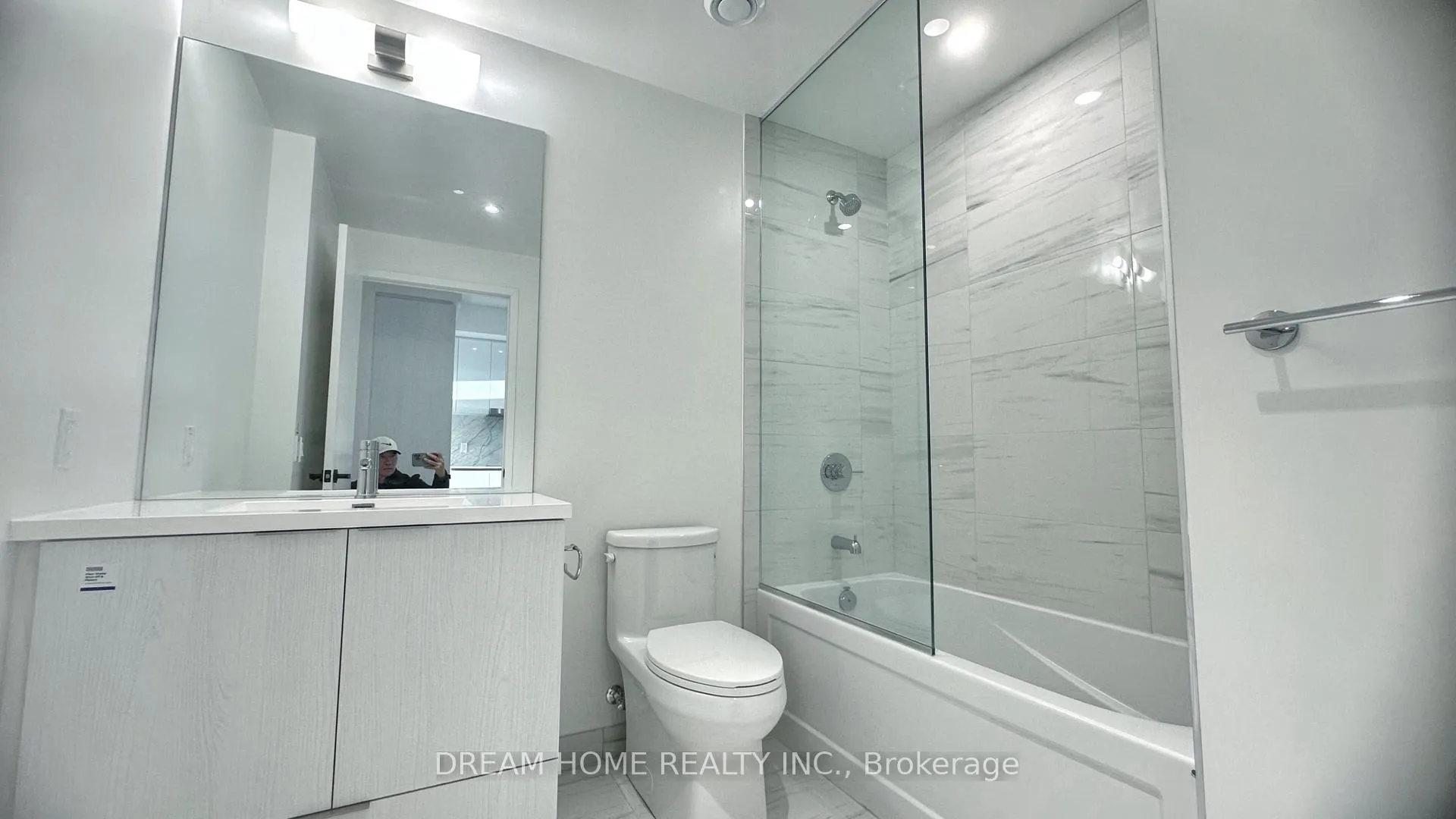 Photo 14 of Unit 1915, 8 Interchange Way, Vaughan, Vaughan Corporate Centre — HOMEH