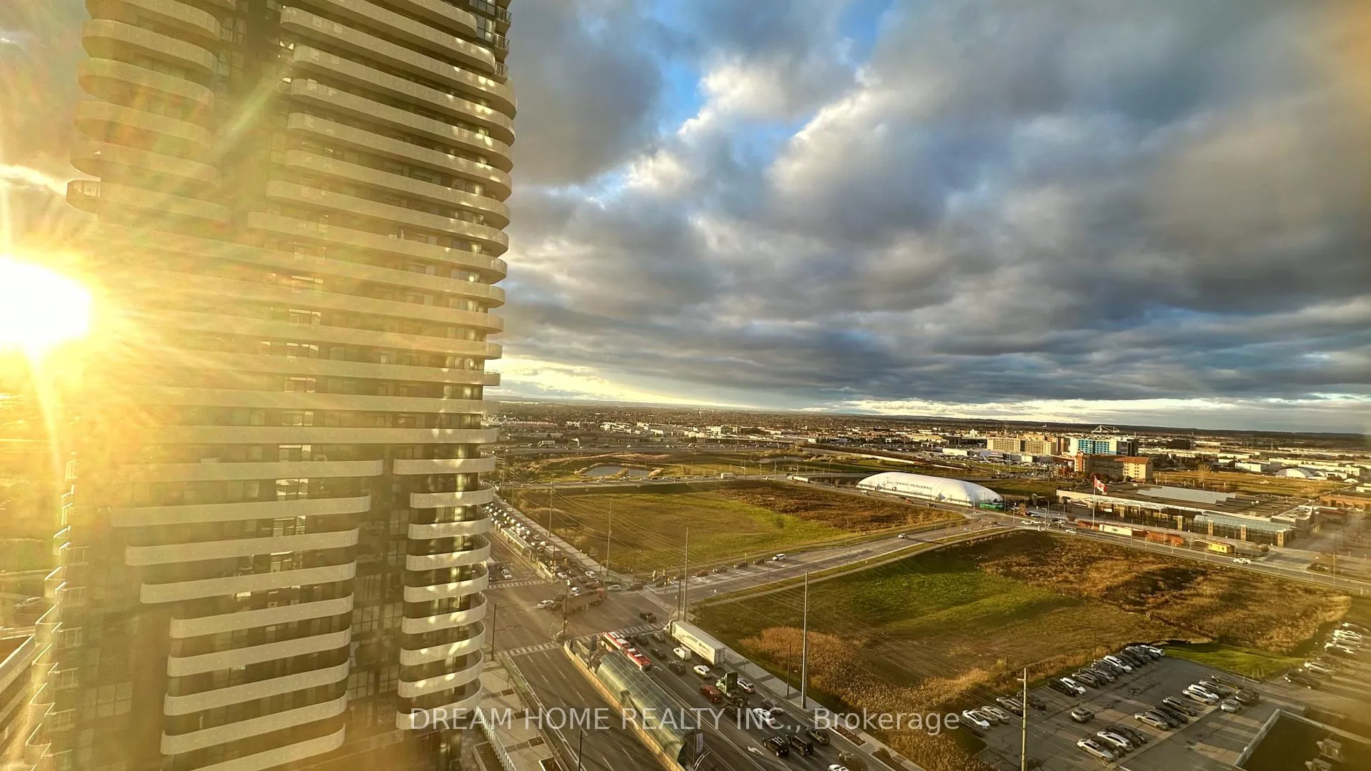 Photo 16 of Unit 1915, 8 Interchange Way, Vaughan, Vaughan Corporate Centre — HOMEH