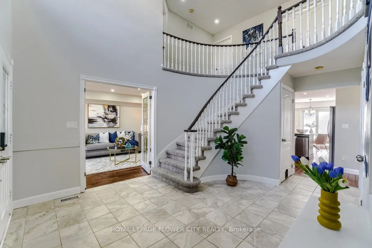 Photo 8 of 418 Riverview Drive, Strathroy-Caradoc, NE — HOMEH