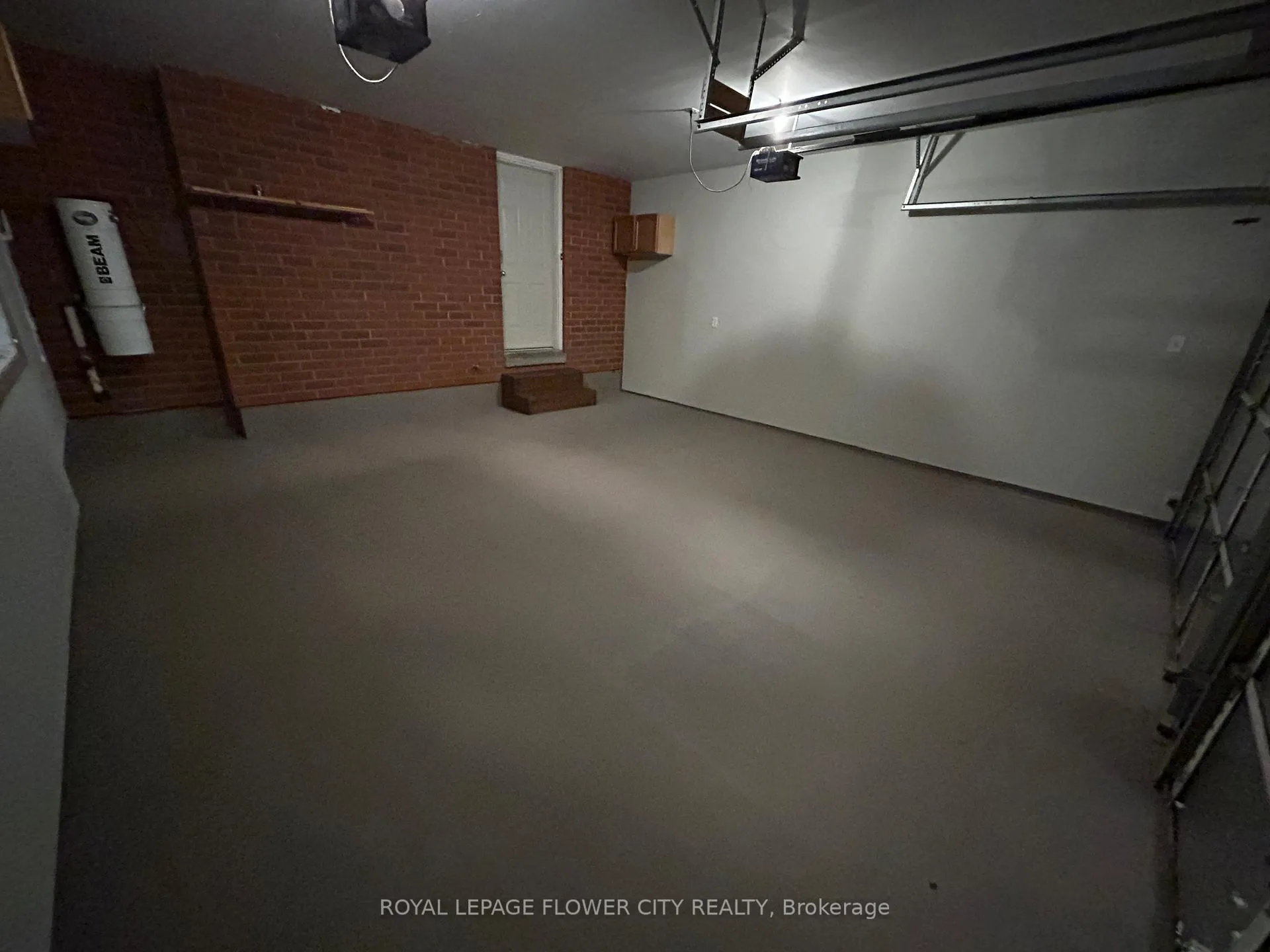 Photo 35 of 418 Riverview Drive, Strathroy-Caradoc, NE — HOMEH