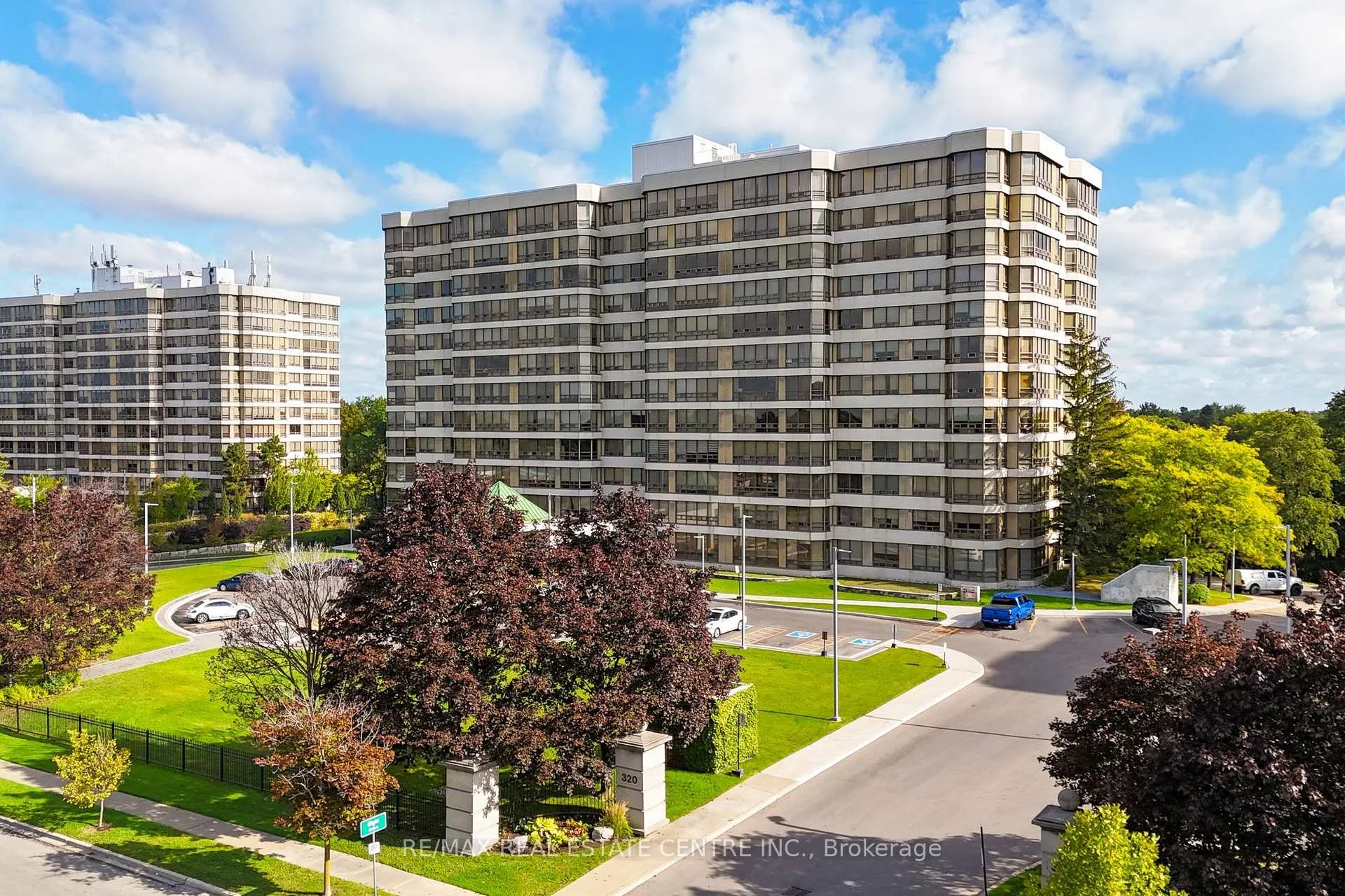 Front of Unit 303, 320 Mill Street S