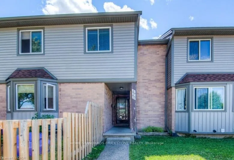 Photo 3 of Unit 10, 700 Erinbrook Drive, Kitchener — HOMEH