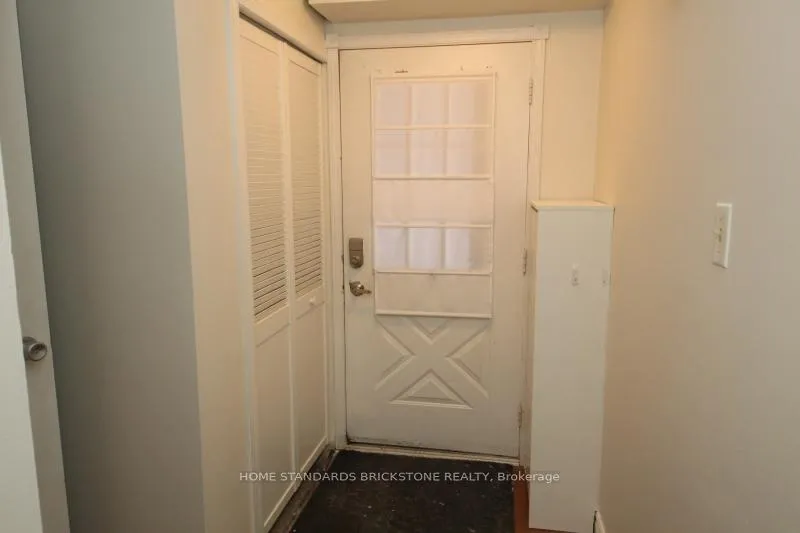 Photo 4 of Unit 10, 700 Erinbrook Drive, Kitchener — HOMEH