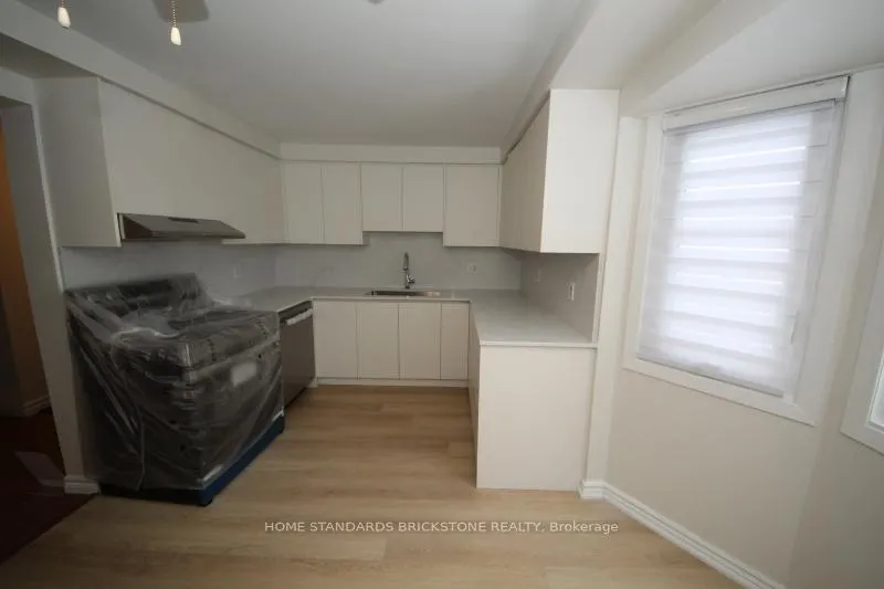 Photo 7 of Unit 10, 700 Erinbrook Drive, Kitchener — HOMEH
