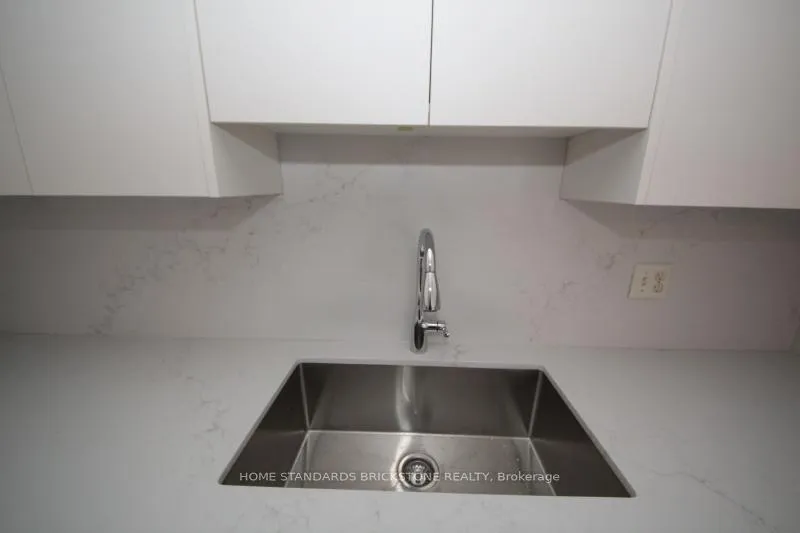 Photo 8 of Unit 10, 700 Erinbrook Drive, Kitchener — HOMEH