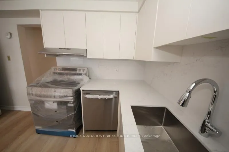Photo 9 of Unit 10, 700 Erinbrook Drive, Kitchener — HOMEH