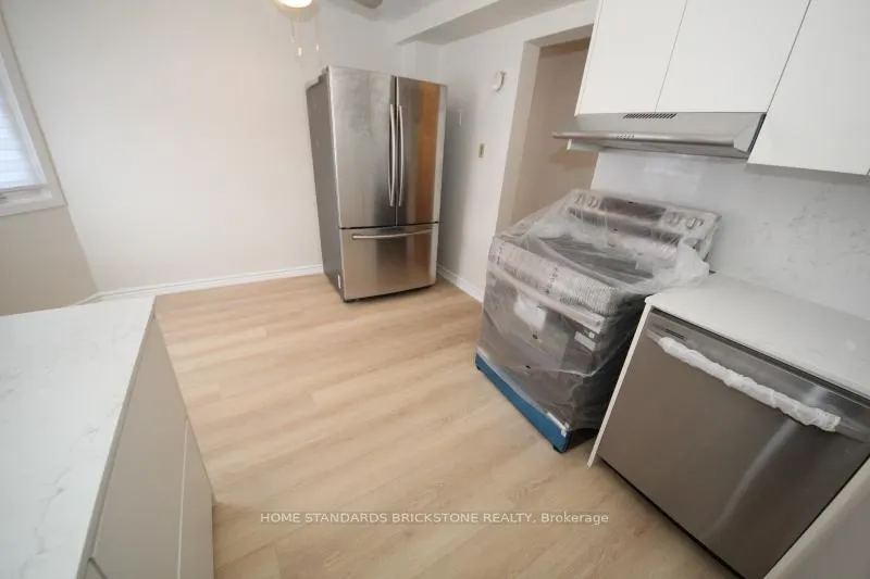 Photo 10 of Unit 10, 700 Erinbrook Drive, Kitchener — HOMEH