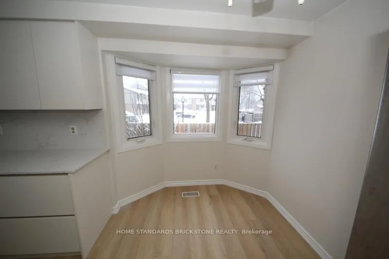 Photo 11 of Unit 10, 700 Erinbrook Drive, Kitchener — HOMEH