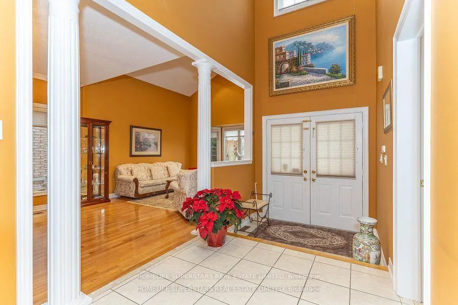 Photo 5 of 156 Novaview Crescent, Vaughan, East Woodbridge — HOMEH