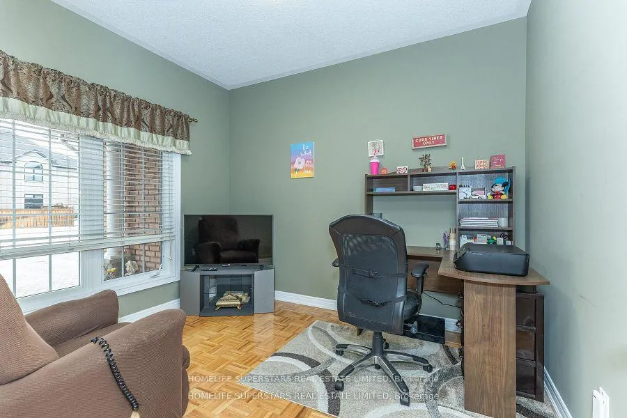 Photo 6 of 156 Novaview Crescent, Vaughan, East Woodbridge — HOMEH