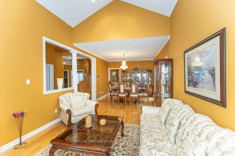 Photo 9 of 156 Novaview Crescent, Vaughan, East Woodbridge — HOMEH