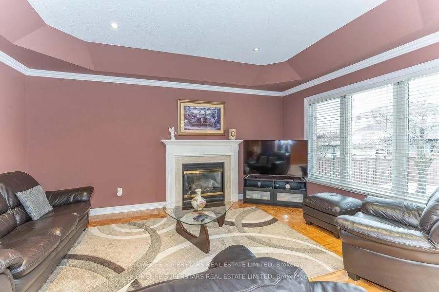 Photo 15 of 156 Novaview Crescent, Vaughan, East Woodbridge — HOMEH