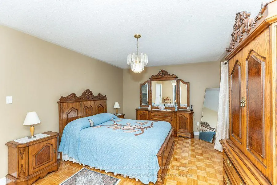 Photo 25 of 156 Novaview Crescent, Vaughan, East Woodbridge — HOMEH